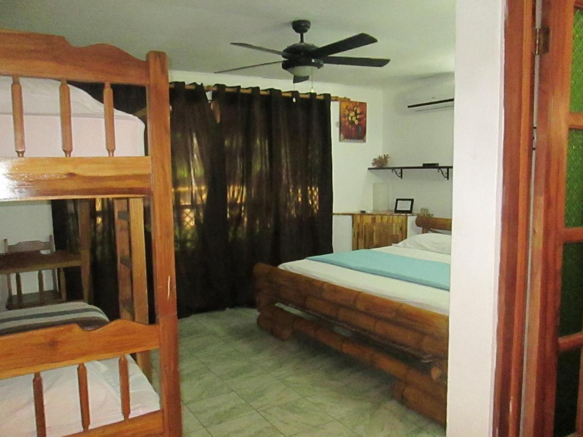 Hotel Bugabutik Puerto Viejo de Talamanca Екстериор снимка