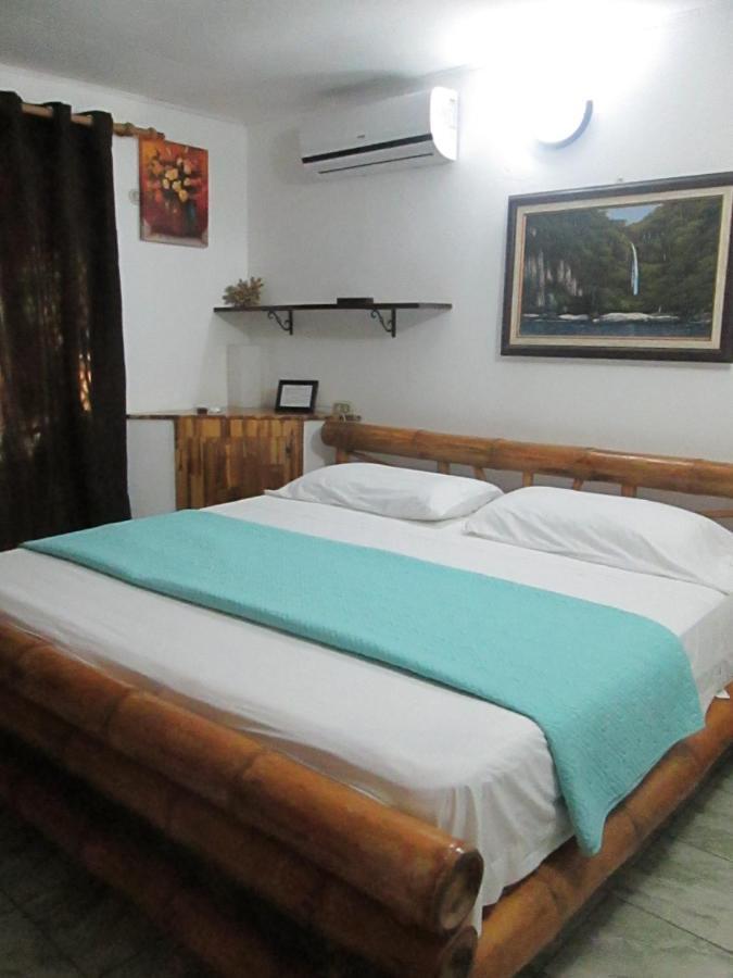 Hotel Bugabutik Puerto Viejo de Talamanca Екстериор снимка