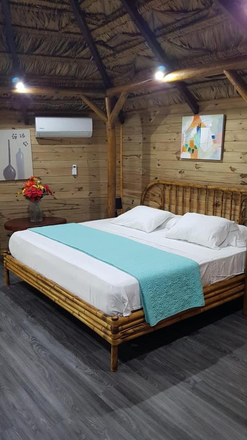 Hotel Bugabutik Puerto Viejo de Talamanca Екстериор снимка