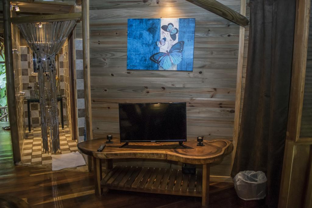 Hotel Bugabutik Puerto Viejo de Talamanca Екстериор снимка