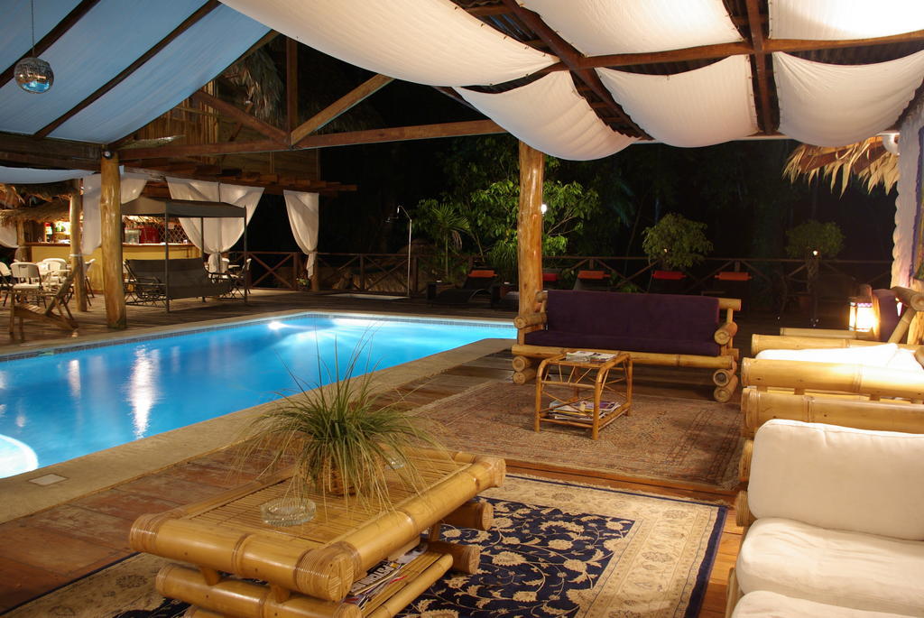 Hotel Bugabutik Puerto Viejo de Talamanca Екстериор снимка