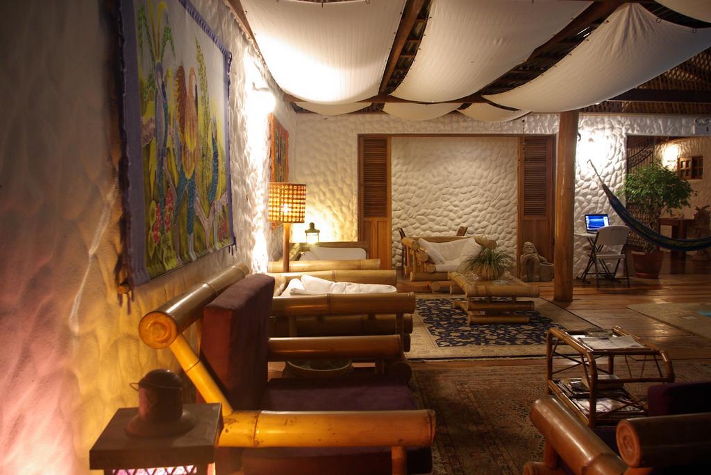 Hotel Bugabutik Puerto Viejo de Talamanca Екстериор снимка